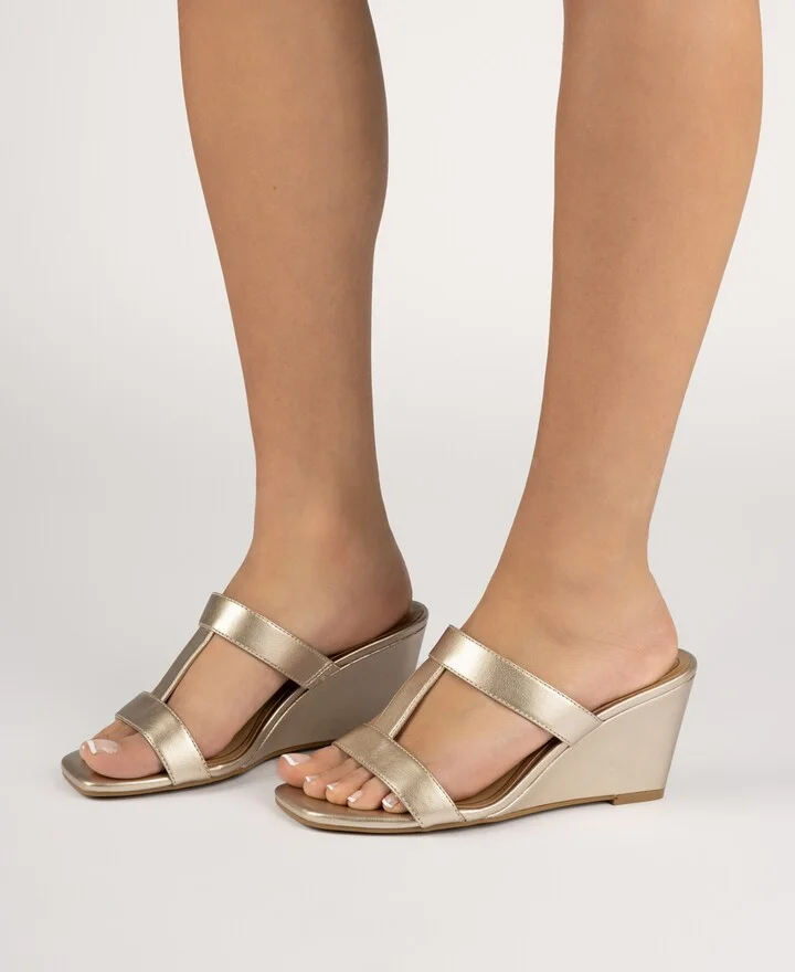 Journee Collection Women's Clodie T Strap Dress Wedge Sandals - Image 11