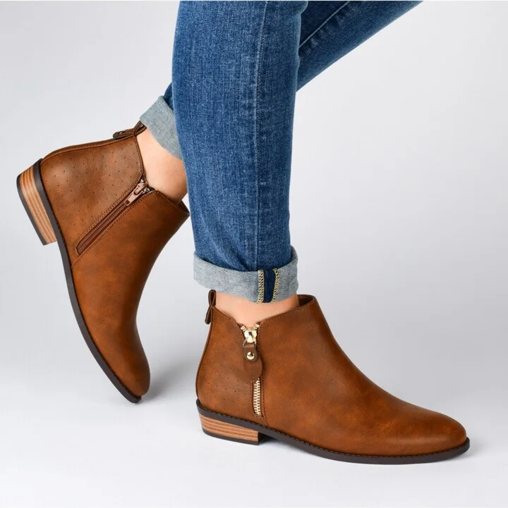 Journee Collection Women's Ellis Side Zip Ankle Booties - Image 10