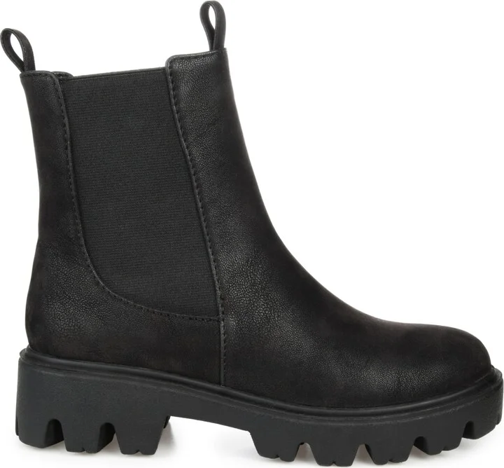 Journee Collection Women's Ivette Chelsea Lug Sole Booties - Image 2
