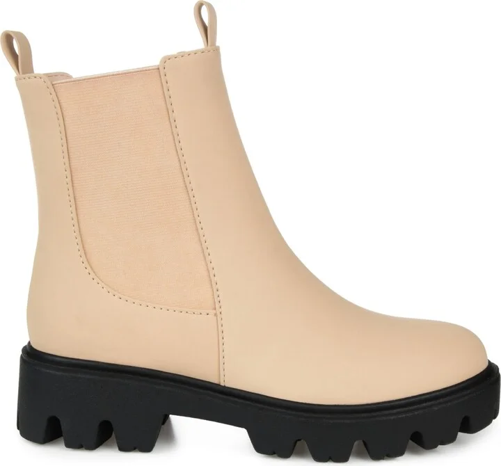Journee Collection Women's Ivette Chelsea Lug Sole Booties - Image 6