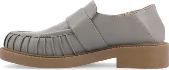 Journee Collection Women's Lakenn Slip On Crash Back Loafer Flats, Black - Image 5