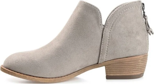 Journee Collection Women's Livvy Back Heel Zip Stacked Heel Booties Black - Image 6