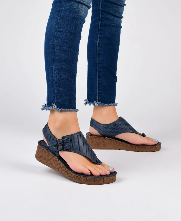 Journee Collection Women's Mckell Wedge Sandals - Image 6