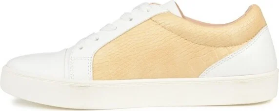 Journee Collection Women's Medium and Wide Width Lynz Sneakers Black - Image 3