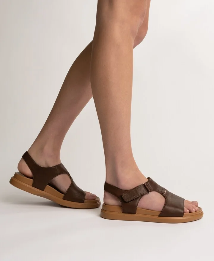 Journee Collection Women's Mira Footbed Flat Sandals - Image 6