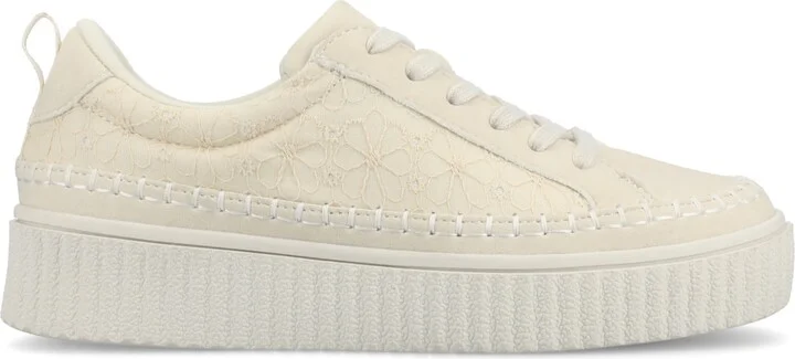 Journee Collection Women's Pazey Platform Lace-Up Casual Sneakers - Image 2