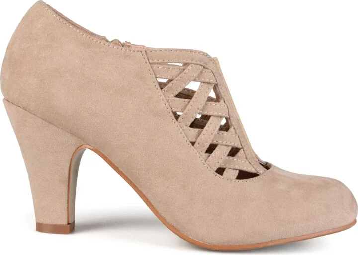 Journee Collection Women's Piper Cagey Upper Round Toe Dress Shooties - Image 5