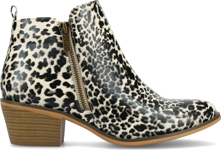Journee Collection Women's Rebel Size Zipper Stacked Heel Booties - Image 2