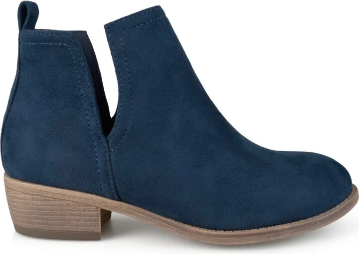 Journee Collection Women's Rimi Notched Ankle Stacked Heel Booties - Image 9
