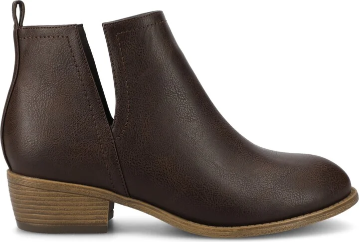 Journee Collection Women's Rimi Notched Ankle Stacked Heel Booties - Image 11