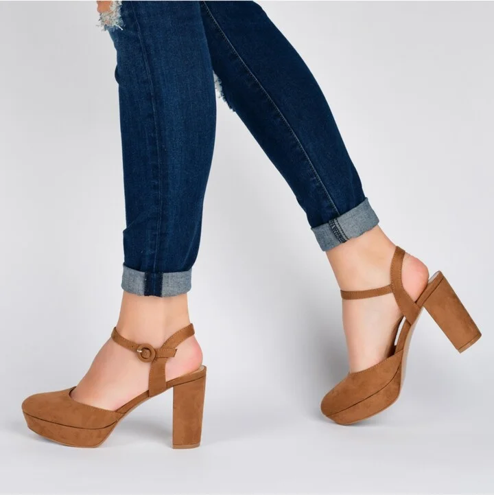 Journee Collection Women's Roslynn Platform Block Heel Dress Pumps - Image 6
