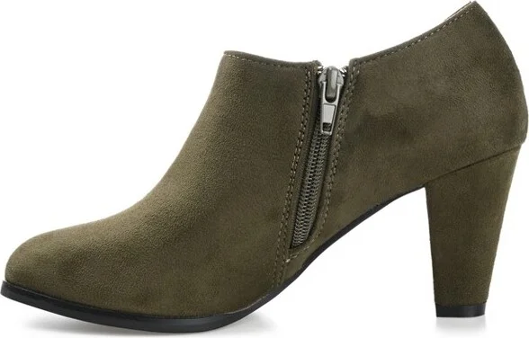 Journee Collection Women's Sanzi Comfort Insole Inside Zip Block Heel Booties Black - Image 4