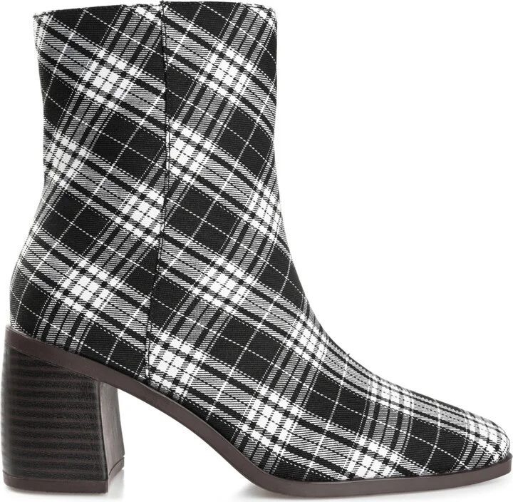 Journee Collection Women's Sloann Snip Toe Block Heel Booties - Image 2