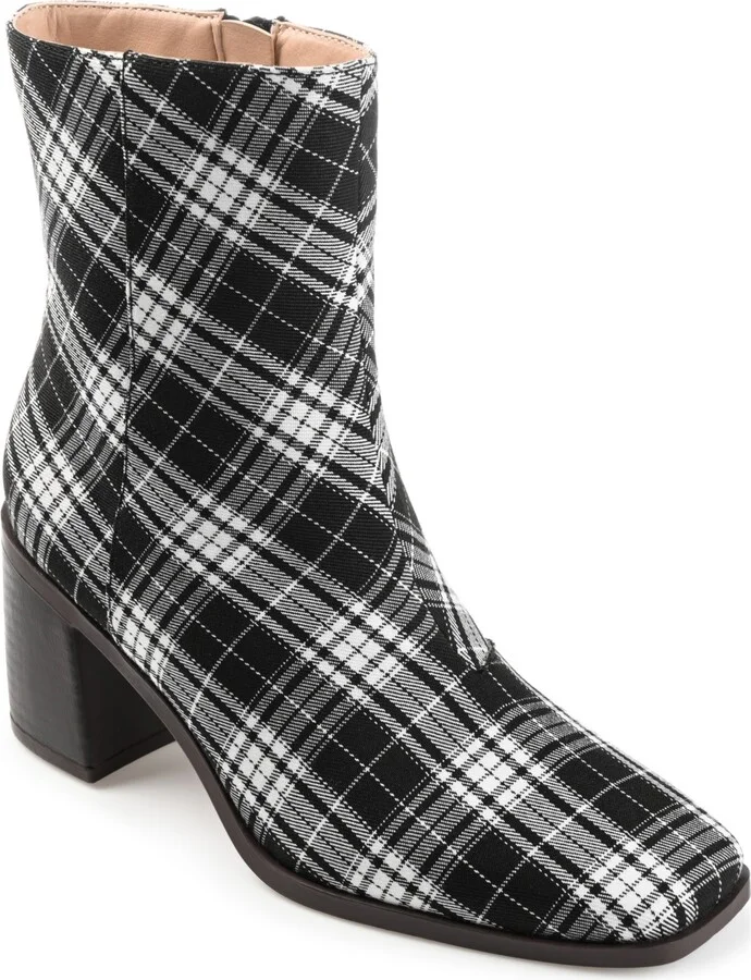 Journee Collection Women's Sloann Snip Toe Block Heel Booties