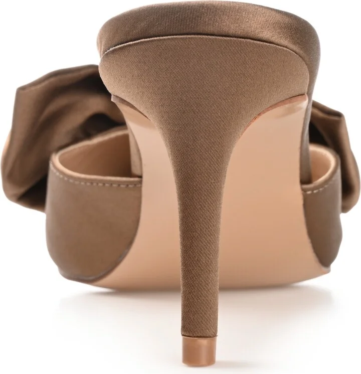 Journee Collection Women's Tiarra Bow Heels - Image 4