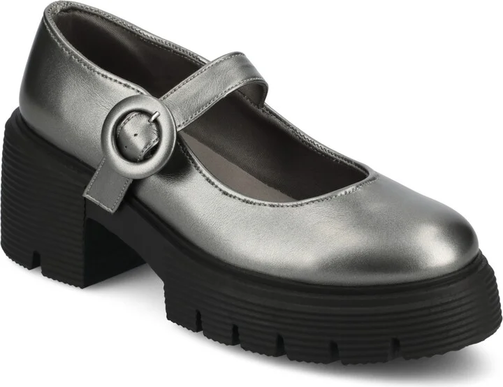 Journee Collection Women's Zarynn Mary Jane Treaded Outsole Platform Pumps