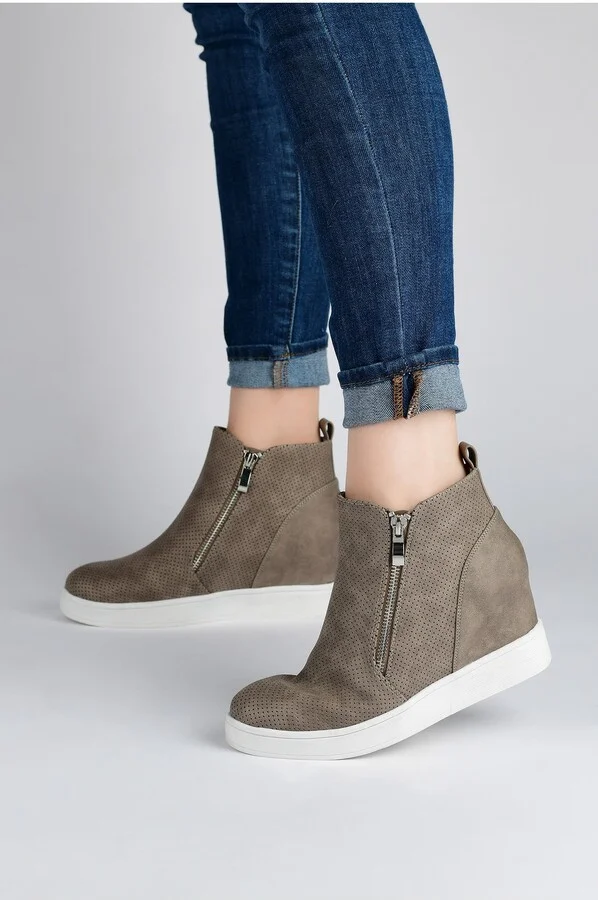 JOURNEE Pennelope Wedge Heel Sneaker - Image 9