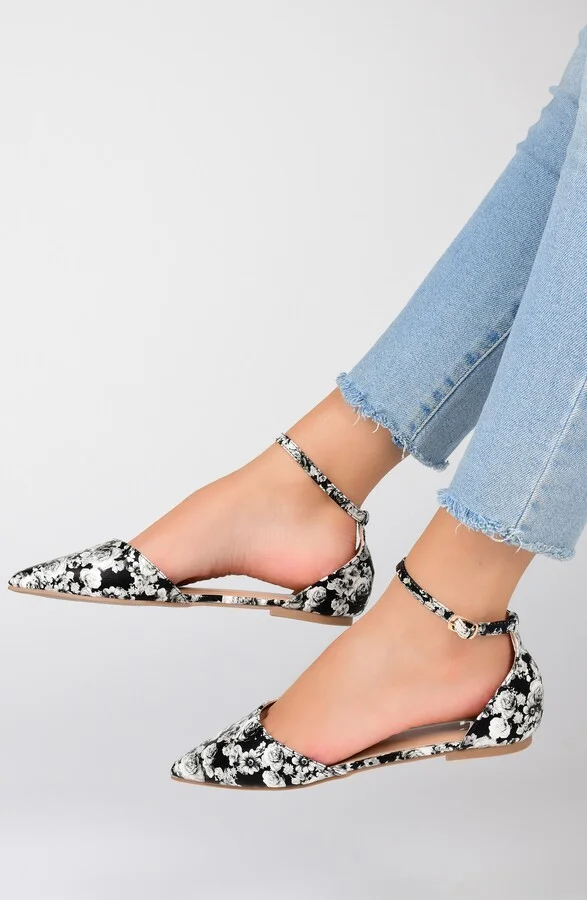 JOURNEE Reba Ankle Strap Flat - Image 7