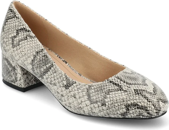 Journee Womens Saarii Wide Width Pumps