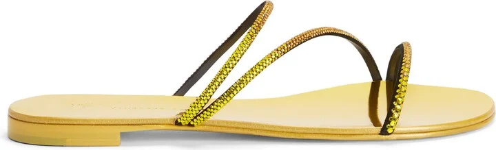 Julianne Flat