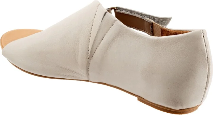 Kale Flat Sandal - Image 9
