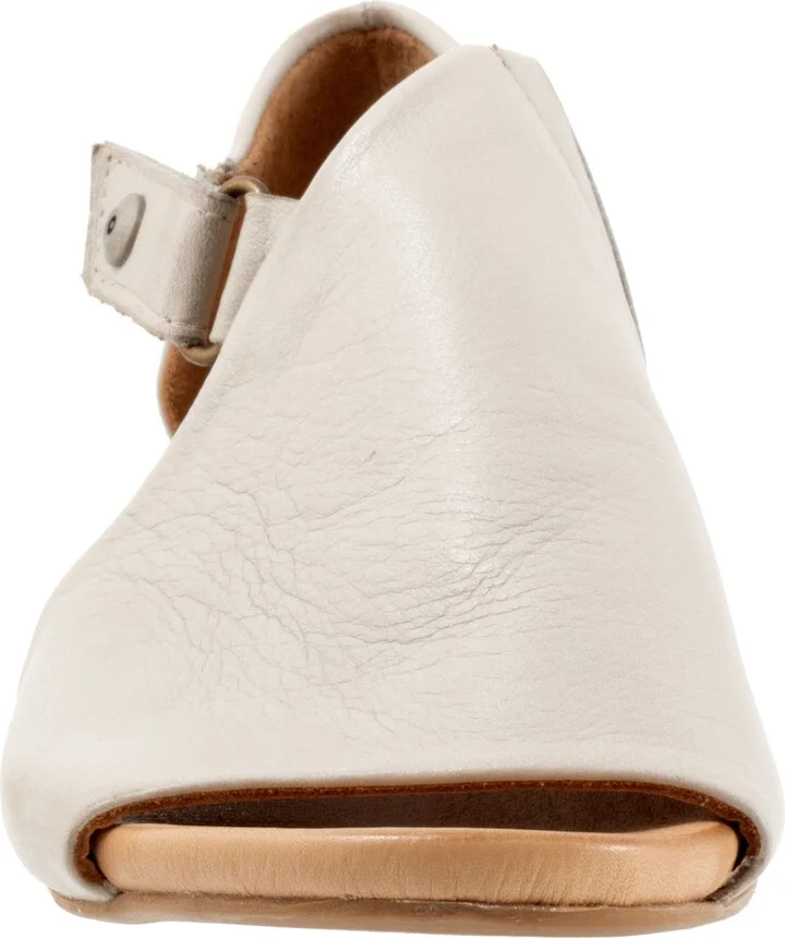Kale Flat Sandal - Image 11