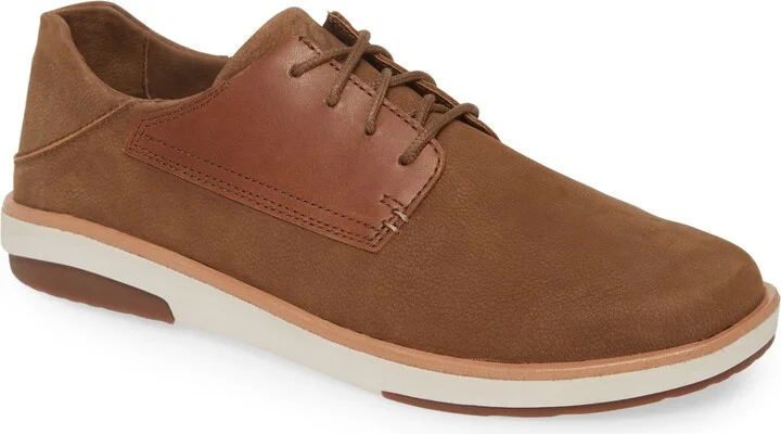 Kalia Li Sneaker