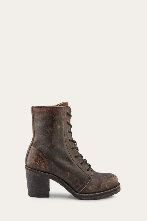Karen Combat - Pre-Loved - Image 2