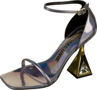 Kat Maconie - Image 2