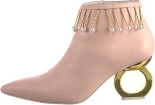 Kat Maconie