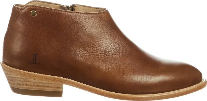 Kate Bootie, 7