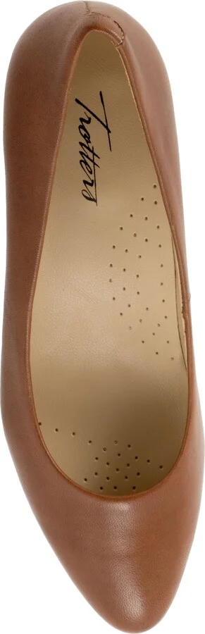 Kate Pointed Toe Kitten Heel Pump - Image 11