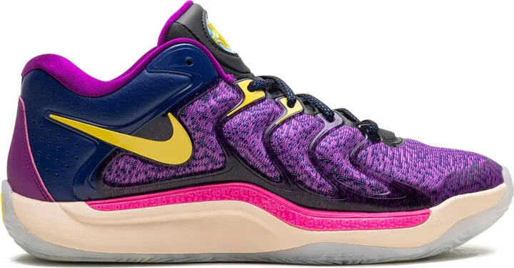 KD 17 "Travel Ball" sneakers