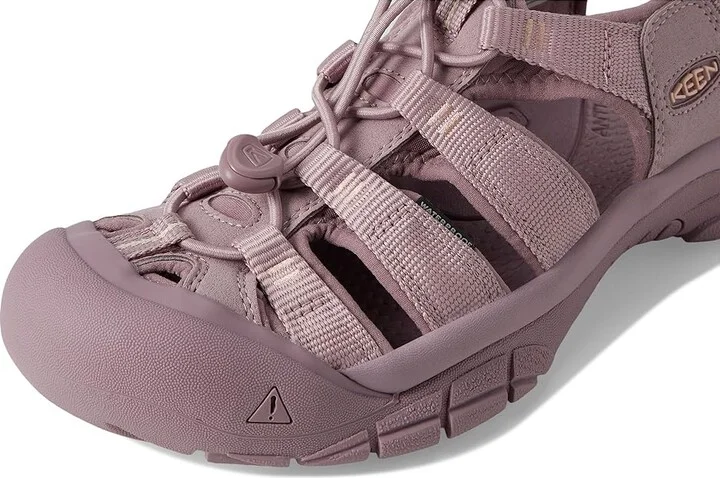 KEEN Newport H2 Women's Shoes Monochrome/Toadstool : 5.5 B - Medium, Synthetic/Textile - Image 7