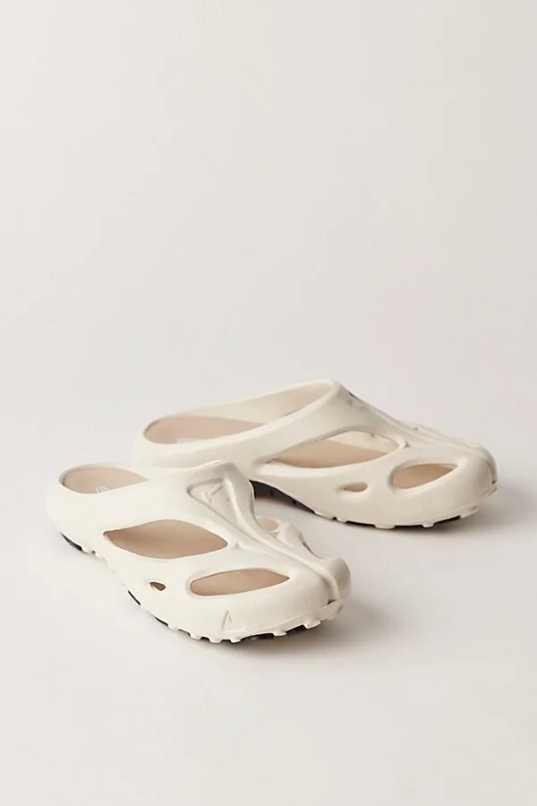 KEEN Shanti Clogs - Image 2