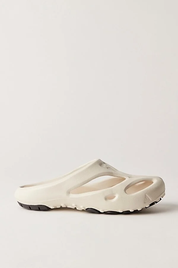 KEEN Shanti Clogs - Image 3