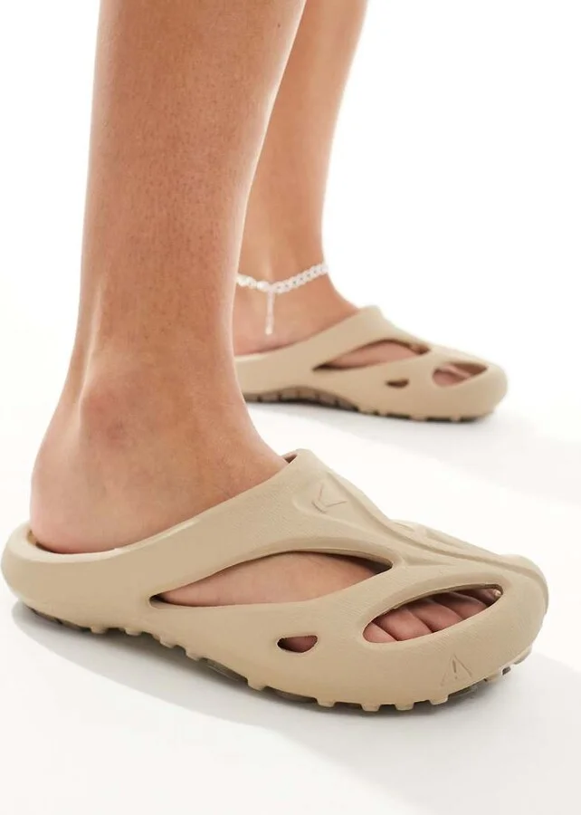 Keen Shanti sandals in beige - Image 4