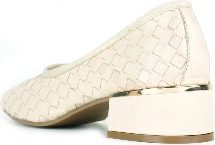 Kenneth Cole New York Women's Birdie Slip-On Pumps - Image 6