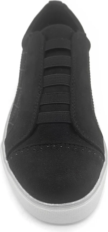Kenneth Cole Reaction Women's Bonnie Quilt Slip On Sneakers - Image 9