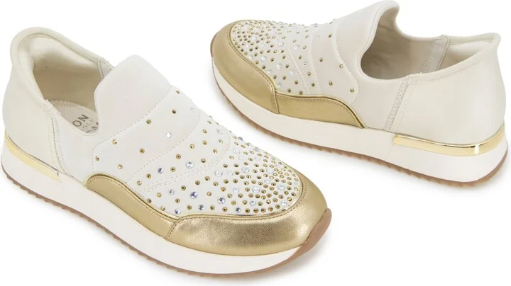 Kenneth Cole Reaction Women's Cameron Easy On Puff Sneakers - Image 11