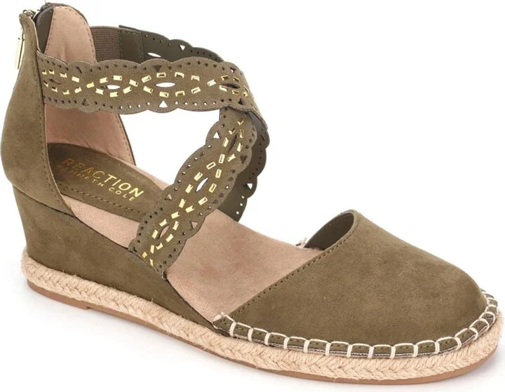 Kenneth Cole REACTION Women's Clo X Band WDG Laser Cut Sandal