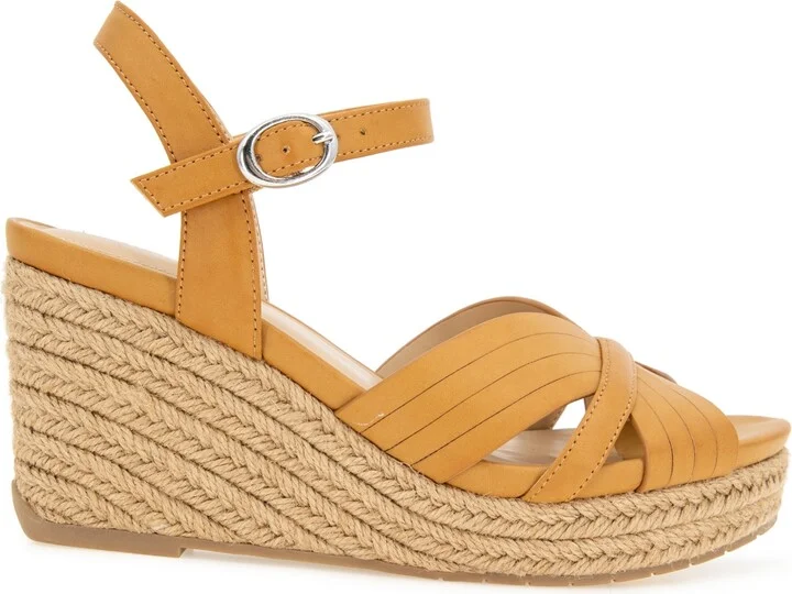 Kenneth Cole Reaction Women's Comi Almond Toe Wedge Sandals - Image 2