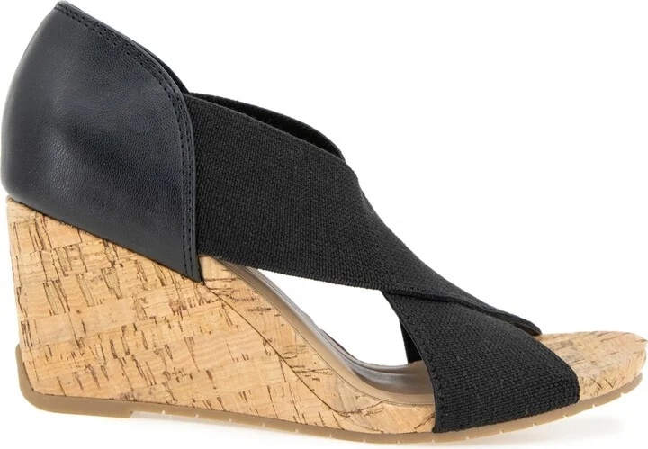 Kenneth Cole Reaction Women's Gelena Stretch Wedge Sandals - Image 2