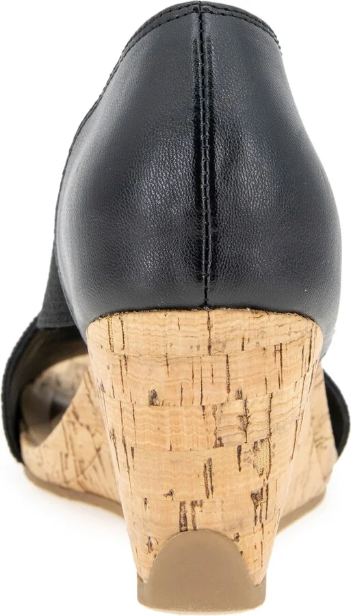 Kenneth Cole Reaction Women's Gelena Stretch Wedge Sandals - Image 3