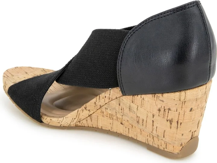 Kenneth Cole Reaction Women's Gelena Stretch Wedge Sandals - Image 6