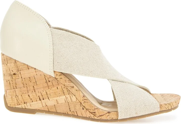 Kenneth Cole Reaction Women's Gelena Stretch Wedge Sandals - Image 7