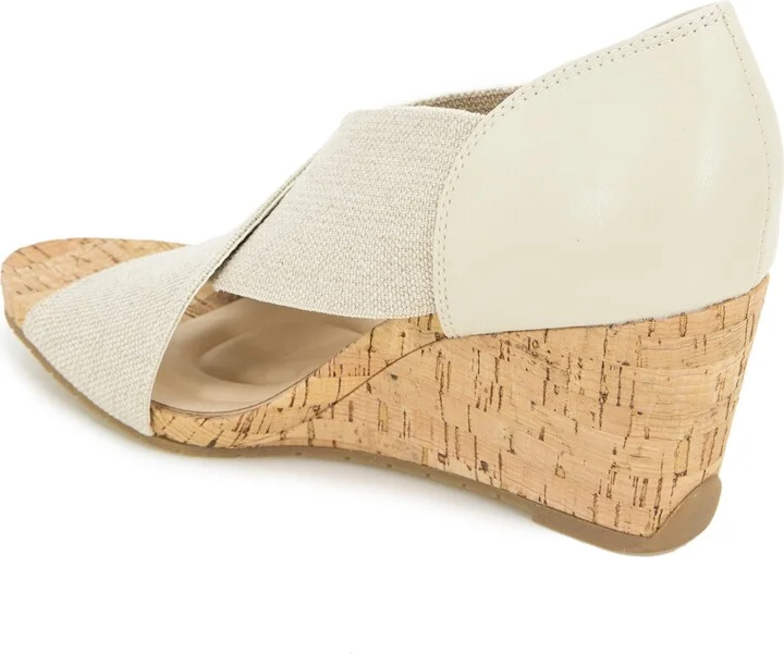 Kenneth Cole Reaction Women's Gelena Stretch Wedge Sandals - Image 11