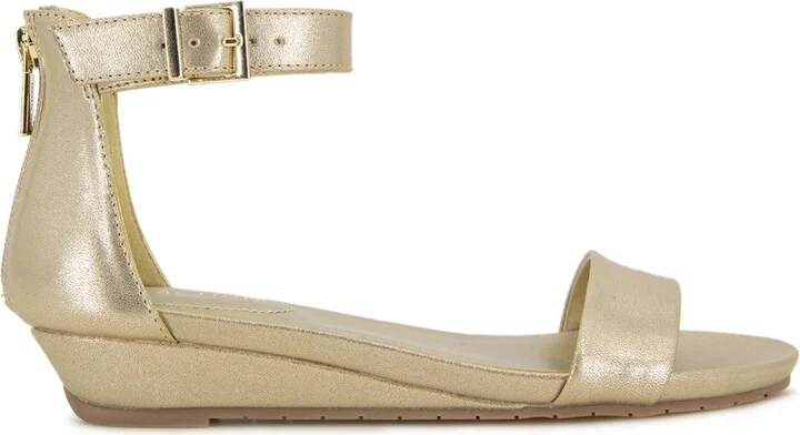 Kenneth Cole Reaction Women's Great Viber Sandals - Image 10