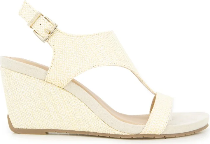 Kenneth Cole Reaction Women's Greatly Thong Sandals - Image 10