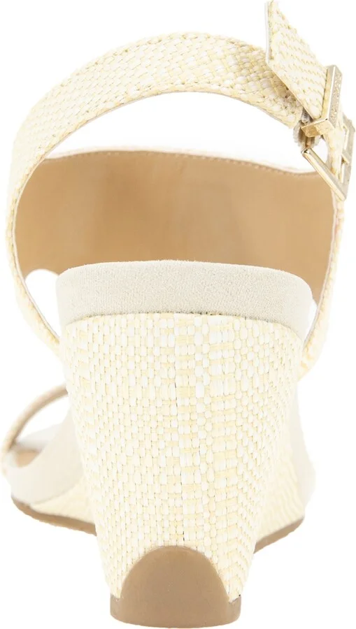 Kenneth Cole Reaction Women's Greatly Thong Sandals - Image 11